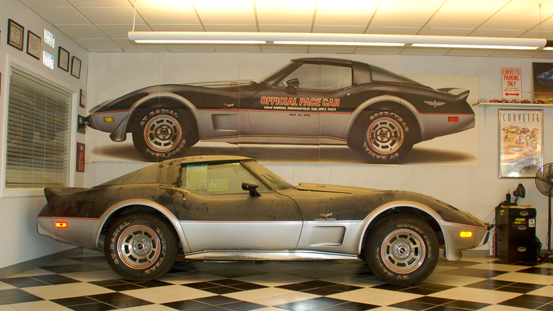 Illustration for article titled This is what a barn-fresh 1978 Corvette Pace Car with 13 miles looks like